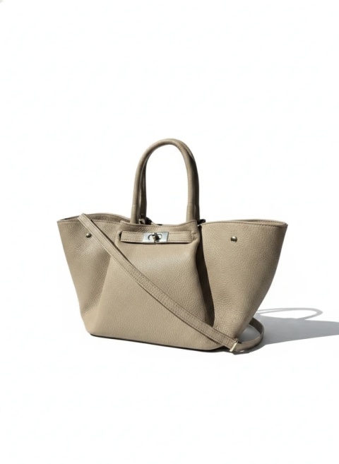 Luigisanto elegnacka damska torebka w stylu tulip bag z dopinanym długim paskiem ze skóry naturalnej w kolorze cimenym beżowym